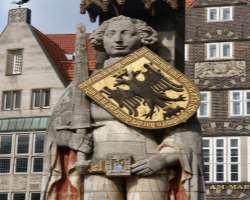 The Roland statue situated in the town square is more than 600 years old. It is a symbol of freedom and trading rights.